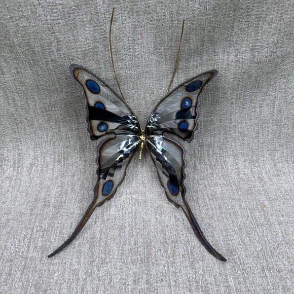 Brutalist Tin Butterfly Wall Decor 9" x 9" - Picture 1 of 7
